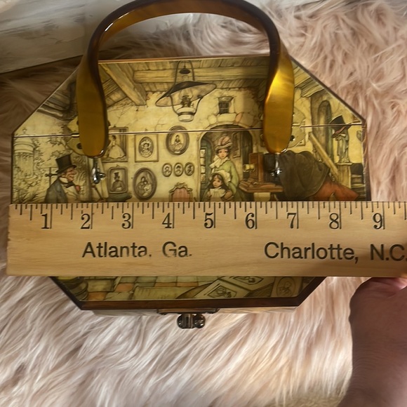 Vintage 1970’s Dutch Anton Pieck Decoupage Octagon Wooden Purse, Bakelite Handle - Picture 9 of 10